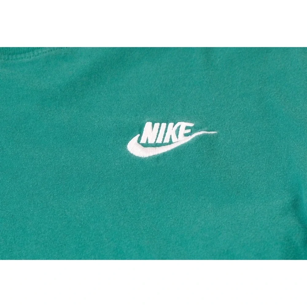 Nike T-Shirt Mens Small Green The Nike Tee Short Sleeve Embroidered Swoosh Logo